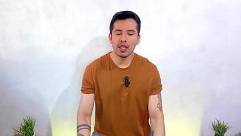 Preview 2 of Shit On Dildo - Enfermo de la cruz roja dotado de 20cm de verga y joven universitario se hacen sexo oral en la ducha