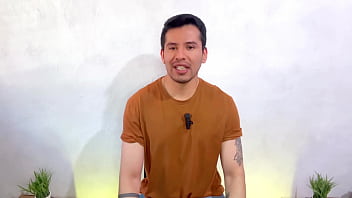 Preview 4 of Shit On Dildo - Enfermo de la cruz roja dotado de 20cm de verga y joven universitario se hacen sexo oral en la ducha