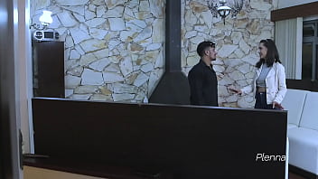 Preview 1 of Grannyr Bbc Gangbang Creampie - MAMEI O CORRETOR DE IM&Oacute_VEIS ENQUANTO MEU MARIDO N&Atilde_O CHEGA PRA VER A CASA - SANDY CORTEZ E ROGERIO MARANHAO