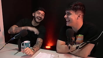 Preview 2 of Oldrambo Sexe Video - MULHER TRANS FALA SOBRE OS CARAS QUE CAGAM NO SEU PAU - Nathalia Fontes