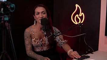 Preview 1 of Oldrambo Sexe Video - MULHER TRANS FALA SOBRE OS CARAS QUE CAGAM NO SEU PAU - Nathalia Fontes