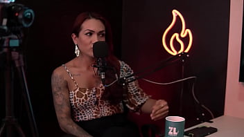 Preview 4 of Oldrambo Sexe Video - MULHER TRANS FALA SOBRE OS CARAS QUE CAGAM NO SEU PAU - Nathalia Fontes