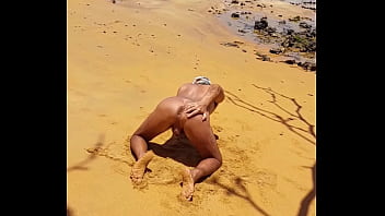 Preview 3 of Woman Sex Woma - Ladysilva latina gay bunda gostosa pelada na praia
