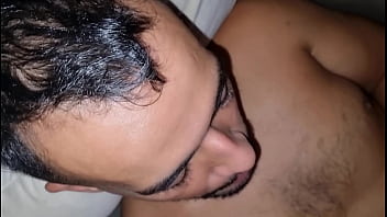 Preview 1 of Irani Sexi In Homes - JOGANDO FREE FIRE E LEITANDO