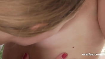 Preview 2 of Cum 4 Times - Ersties: Nat&uuml_rliche 23-j&auml_hrige deutsche Amateurm&auml_dels v&ouml_geln vor Kamera