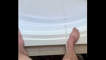 Preview 2 of Xnxx Dad And Me Amateur - Husband Pissing in the Bathtub in Slow-Motion