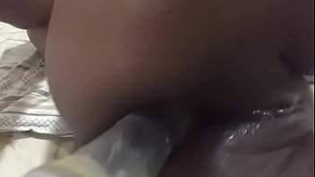 Preview 3 of Bhojpuri Married - Bucetuda engolindo consolo com cuzinho