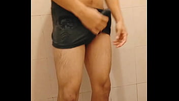 Preview 1 of Home Xxx Danc - Desnudo en el ba&ntilde_o