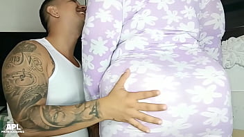 Preview 1 of Mom Son Sexy Vidoes - Hermanastra cachonda busca como parar mi verga,  para que le termine follando su gran culo y sus grandes tetas