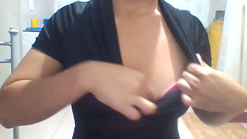 Preview 1 of Xsxxm - mostrando las tetas