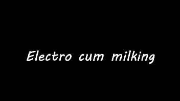 Preview 1 of Dzien 102 - Electro cum milking