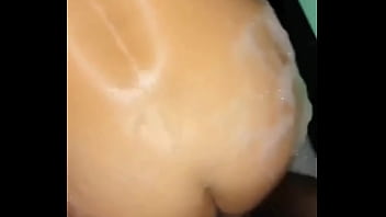 Preview 3 of 10sala Sixxxvideo - C&aacute_ssia esposa rabuda levando rola grossa dentro da banheira