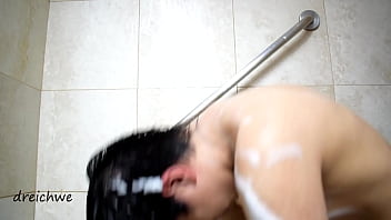Preview 3 of Pregnent Aunties Xxx Vvn - Bathing my hair with shampoo