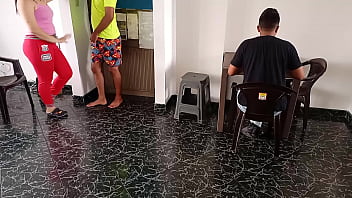 Preview 1 of Super Hit Xxx Videos 2018 - Mi esposo cornudo desayuna mientras su amigo me rompe el culo con su gran polla: mientras el esta distraido su amigo me la mete bien duro hasta dejarme embarazada