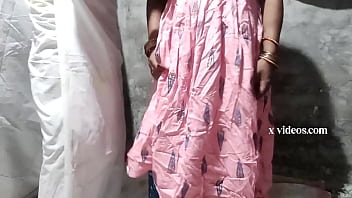 Preview 1 of Sex Women Sex - एक्स एक्स एक्स भाभी बोली कोई आ जाए  ऐसा मत चोदो घोड़ी बना के देसी हिंदी