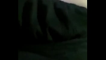 Preview 4 of Mom 69 Sex Video - Novinha provoca motorista enquanto mostra buceta molhada e depois paga corrida com buceta. Parte 1.