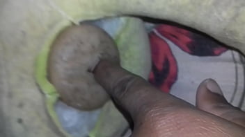 Preview 2 of Telugu Hadden Cam - Passando um creme exitante na xana doll