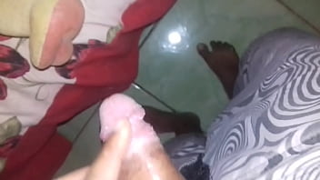 Preview 3 of Telugu Hadden Cam - Passando um creme exitante na xana doll