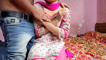 Preview 3 of 2017 Cristhumas Sex - भाभी की खूबसूरती देकर बाजू वाले अंकल का मन नहीं माना तो चोद दिया