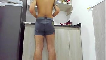 Preview 2 of Titanik Akvapark - This horny handsome colombian man is in the kitchen