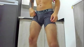 Preview 1 of Titanik Akvapark - This horny handsome colombian man is in the kitchen