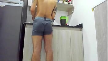 Preview 4 of Titanik Akvapark - This horny handsome colombian man is in the kitchen