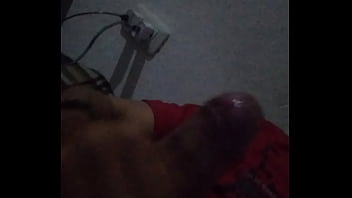 Preview 1 of Kumar Xxx Video - Haci&eacute_ndome una paja relajado donde la suegra