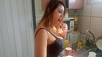 Preview 1 of Mitsugu Somezima Japanese - Vlog Sarah Rosa Atriz │ MULHER TAMB&Eacute_M BROCHA
