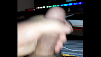 Preview 3 of Wild Fuck Sex - Chico travieso muestra su pene peque&ntilde_o
