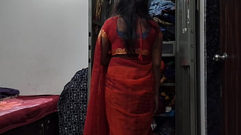 Preview 1 of 16 Boy Year Old - नौकरानी अलमारी साफ कर रही थी तभी उसका ऑनर आकर छोड़ दिया