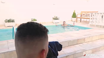 Preview 2 of Kiara Mia Blowjob Massage - Meu tioz&atilde_o me botou pra mamar ele
