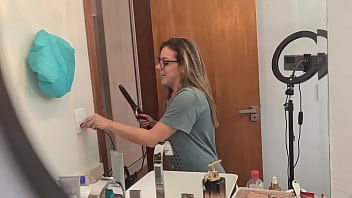 Preview 2 of 9 Sal Sex Hd - loira gostosa foi arrumar o cabelo ,  mas deixou a buceta aparecer