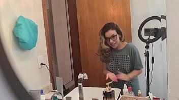 Preview 4 of 9 Sal Sex Hd - loira gostosa foi arrumar o cabelo ,  mas deixou a buceta aparecer
