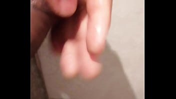 Preview 1 of Pissing Threesome Anal - Meando erecto