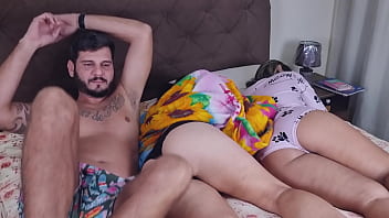 Preview 1 of Alura Full Video - Acho que engravidei minha sogra ao lado da minha esposa !