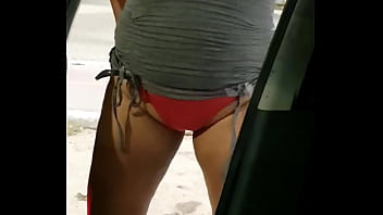 Preview 3 of Old Man Eats Young Pussy - Esposa se Exibindo na Orla