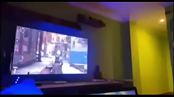 Preview 3 of Srilanka Naked Stage Dance - Mi vecina baja a jugar a la ps5