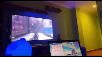 Preview 4 of Srilanka Naked Stage Dance - Mi vecina baja a jugar a la ps5