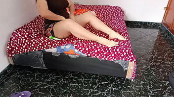 Preview 1 of Dog Fuack - Madrastra caliente me cumple mi fetiche de poder acabarle adentro: despues de verla masturbandose le meto toda la polla hasta llenarla de leche cuando no hay nadie en casa