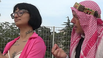 Preview 2 of Mama Ki Ladki Jabardasti Chudai - CANDY SCOTT SI FA TRAPANARE IL CULO DA SCEICCO ABUSIVO