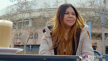 Preview 2 of Xxx Hors Dok - Chubby exhibitionist latina shows us her &#039_hood and gets fucked by a muscular dude