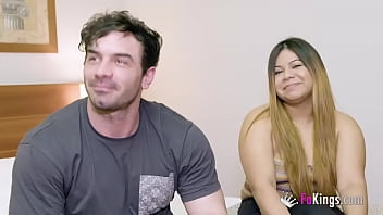 Preview 3 of Xxx Hors Dok - Chubby exhibitionist latina shows us her &#039_hood and gets fucked by a muscular dude