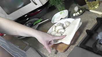 Preview 1 of 17 Varsh Bachi Sex Videeyo - Sexy MILF Frina continues her nude cooking. Without panties and bra high heels in kitchen Milf prepares delicious vegetarian appetizer of pita bread and champignons with sauce. Pussy Ass Big natural tits MILF