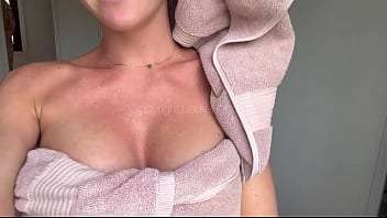 Preview 1 of Ice Cream Xnxx - Plan a trois avec deux potes - Je me fais prendre en double p&eacute_n&eacute_tration apr&egrave_s leur entra&icirc_nement !