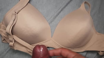 Preview 3 of Pinay Domestic Helper Fuck - Me vengo en el bra preferido de mi amiga
