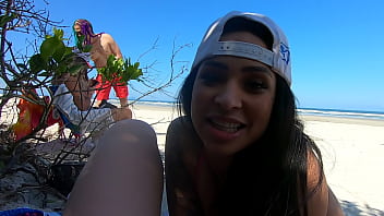 Preview 3 of 4k Mallu Porns - Meninas se chupam no meio da praia - Pocahontas e Emme White - Public