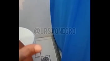 Preview 3 of Beeg Melayu Comel - Leozinho chegou aqui muito pentelhudo ajudei ele a passar um creme depilat&oacute_rio depois mamei gostoso at&eacute_ ele gozar