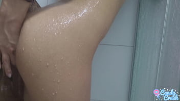 Preview 3 of Black Ebony Boobs Mom - Amo dar minha bocetinha no banho!