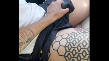 Preview 3 of Small Xxnx Video - Se la chupe al hetero musculoso mientras manejaba