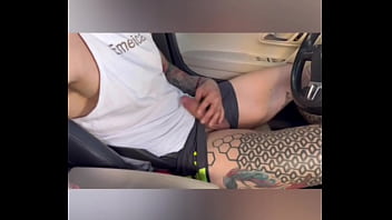 Preview 1 of Small Xxnx Video - Se la chupe al hetero musculoso mientras manejaba